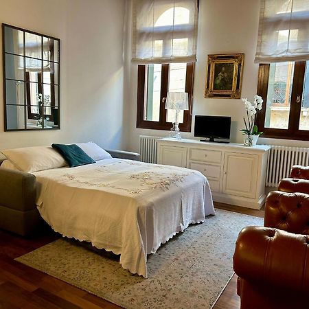 Santa Caterina: Charming Apartment Treviso Bagian luar foto